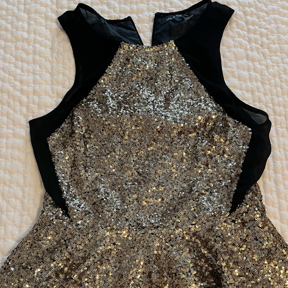 Gold Sequined Top!